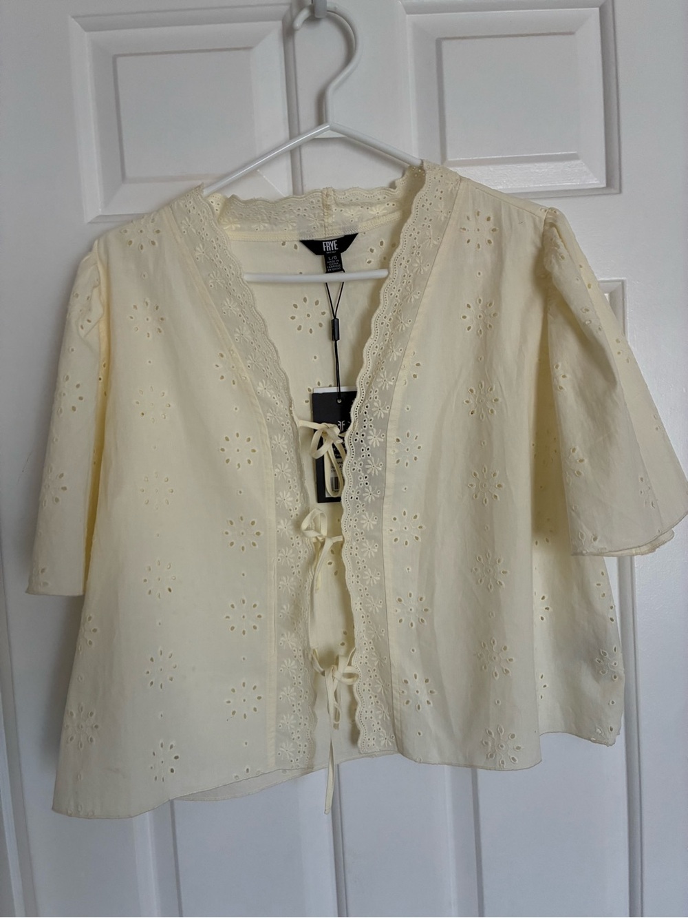NWT FRYE Cream Butter Yellow Eyelet Lace Trim Tie-Front Top Blouse Large